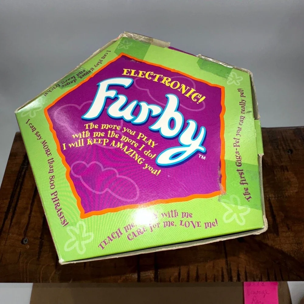 Vintage 1998 Furby Electronic Toy NIB – Gray & Pink w/ Black Dots Rare 70-800‎